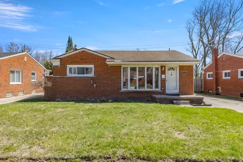 8246 Lochdale St, Dearborn Heights, MI 48127