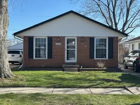 19820 Voiland St, Roseville, MI 48066