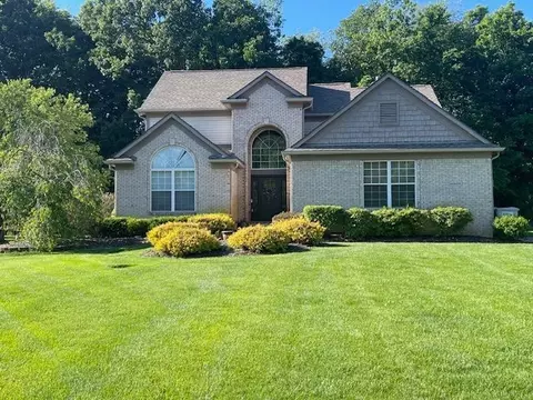 60608 S Lyon Trl, Lyon, MI 48178
