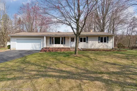 11406 Vienna Rd, Montrose, MI 48457