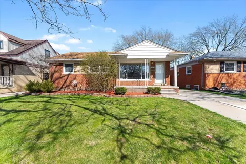 15731 Richmond St, Southgate, MI 48195