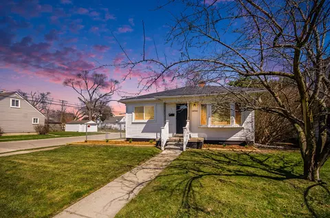 24706 Schroeder Ave, Eastpointe, MI 48021