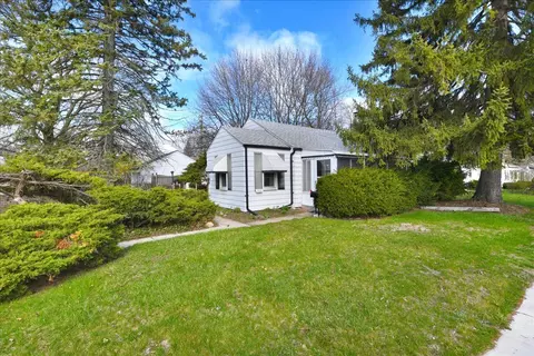 17135 Beech Daly Rd, Redford, MI 48240