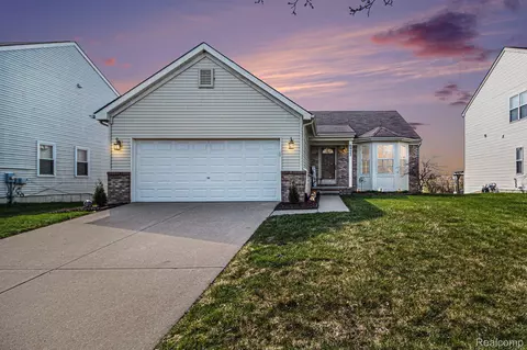 6922 Poplar Dr, Ypsilanti, MI 48197