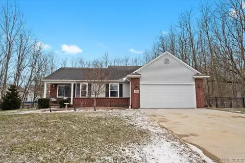 1540 Villa View Ln, Howell, MI 48843