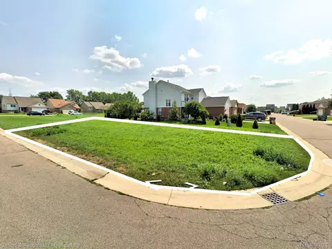 52 Morross Cir, Dearborn, MI 48126