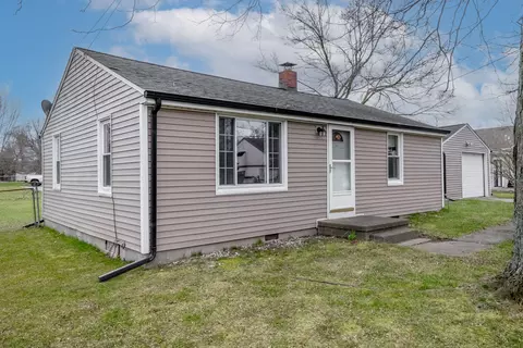 2507 Eugene St, Burton, MI 48519