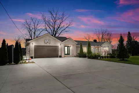 4075 Barr Rd, Canton, MI 48188