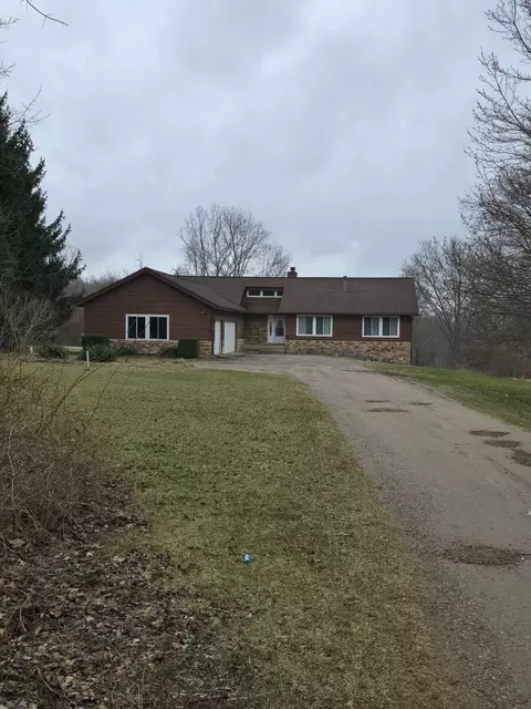 2780 S Hadley Rd, Brandon, MI 48462