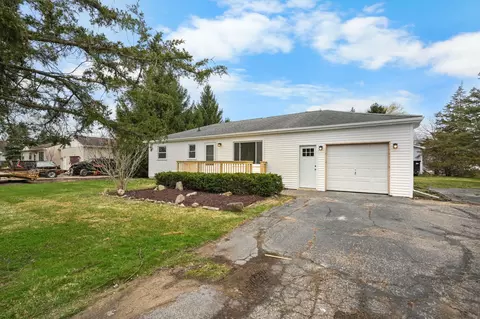 7335 N Elms Rd, Flushing, MI 48433