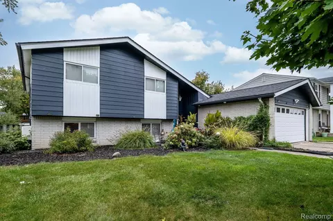 21760 Glenmorra St, Southfield, MI 48076