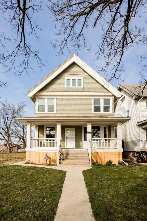 2133 Montclair St, Detroit, MI 48214