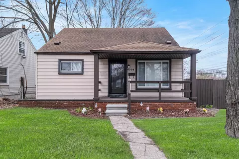 6304 Duncan St, Taylor, MI 48180