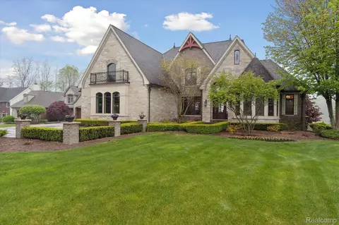 3158 Aspen Ridge Crt Ct, Genoa, MI 48843
