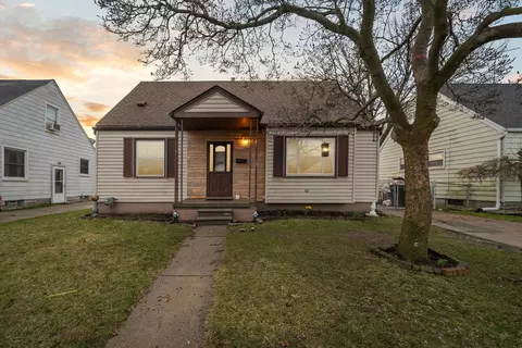 25672 Fortuna St, Roseville, MI 48066