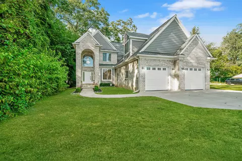 8330 Cooley Lake Rd, Commerce, MI 48382