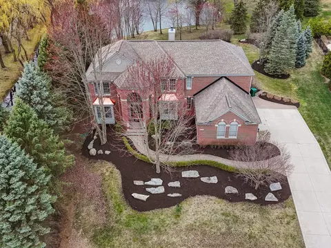 5970 Stonehaven Blvd, Oakland, MI 48306