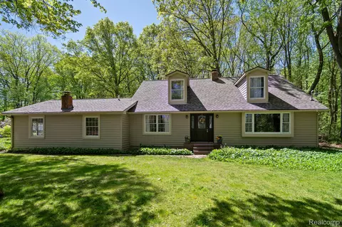 7630 Dilley Rd, Springfield, MI 48350