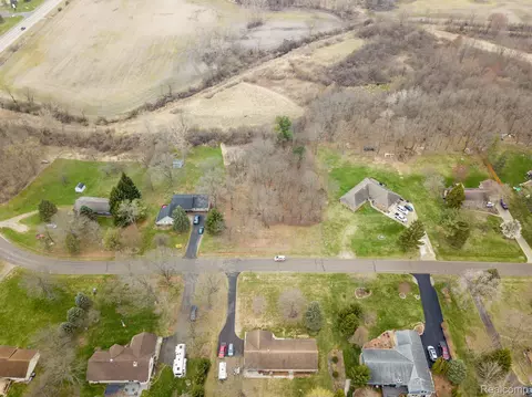 000 Hartwick Ln, Oceola, MI 48855