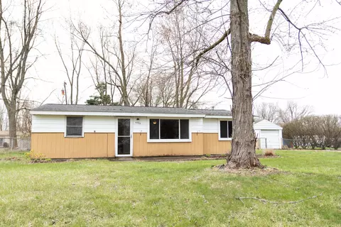 1772 Scheifle Rd, Walled Lake, MI 48390