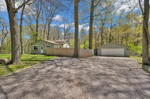 4965 Crestview Dr, Independence, MI 48348