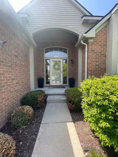 6181 Warwick Dr, Commerce, MI 48382