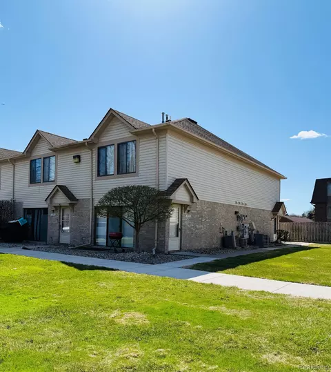 38597 Wellington Dr, Clinton Township, MI 48036