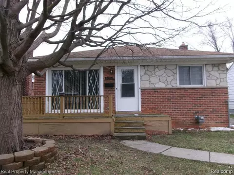 24306 Valley Ave, Eastpointe, MI 48021