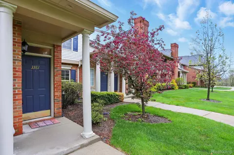 3381 Tremonte Cir S UNIT 210, Oakland, MI 48306