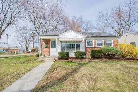 23013 Lingemann St, Saint Clair Shores, MI 48080