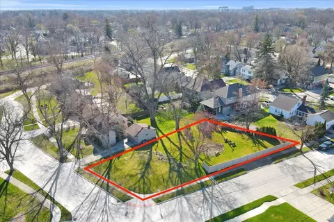 1231 Woodsboro Dr, Royal Oak, MI 48067