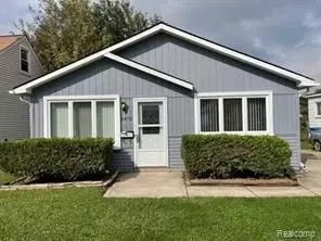 8475 Essex Ave, Warren, MI 48089