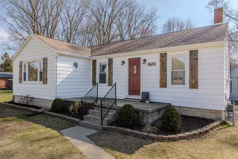7705 Bell Rd, Birch Run, MI 48415