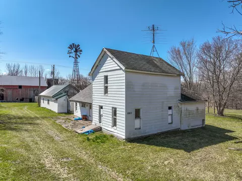 9915 Van Buren Rd, Handy, MI 48836