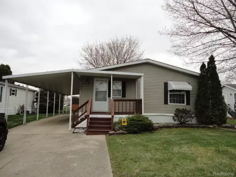 340 Edinborough St, Bedford, MI 48182