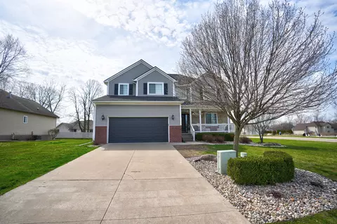 9212 Hidden Oaks Dr, Grand Blanc, MI 48439