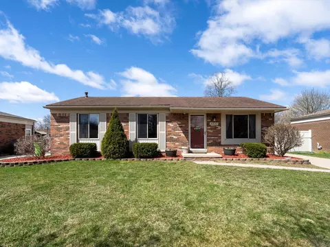 41845 Ehrke Dr, Clinton Township, MI 48038