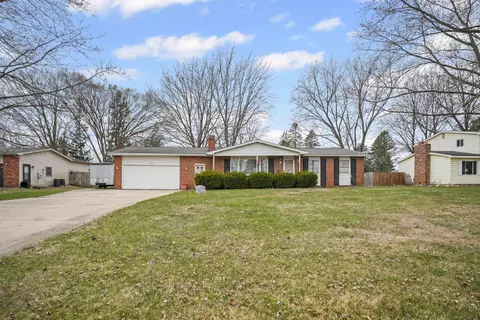 10479 Rene Dr, Vienna, MI 48420
