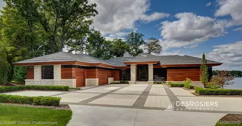 10173 Carmer Rd, Tyrone, MI 48430