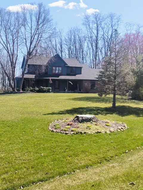 4390 Lily Dr, Oceola, MI 48843