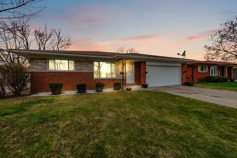 32925 Oakview Dr, Warren, MI 48092
