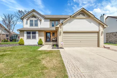 26691 Birchcrest Dr, Chesterfield, MI 48051