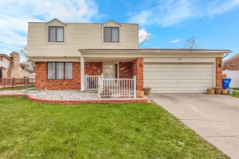 29148 W Nottingham Cir, Warren, MI 48092