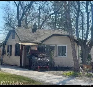 28530 Fairfax St, Southfield, MI 48076