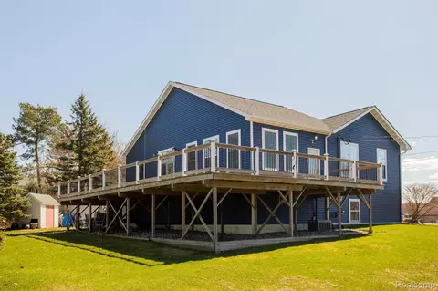 6524 Kelly Rd, Flushing, MI 48433