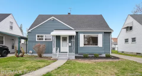 16763 Sarmorr St, Roseville, MI 48066