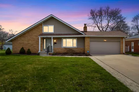 185 Clinton River Dr, Mount Clemens, MI 48043