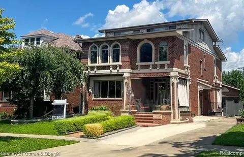 10444 S Morrow Cir, Dearborn, MI 48126