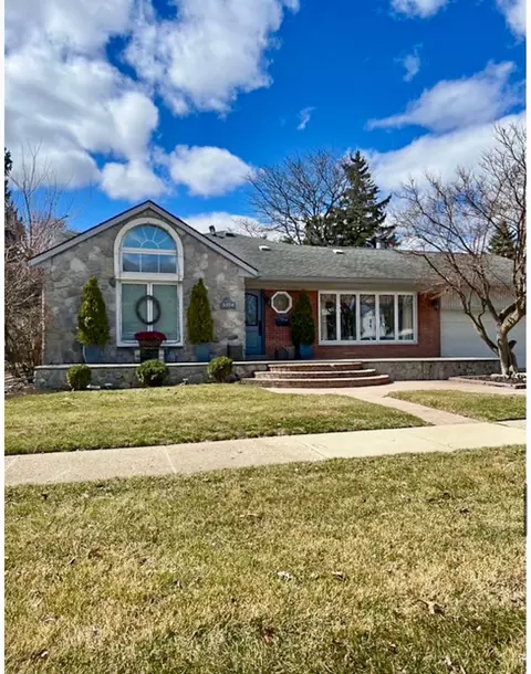 3354 Grindley Park St, Dearborn, MI 48124