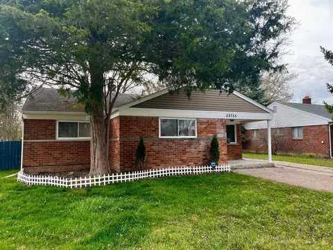 28755 Pierce St, Southfield, MI 48076